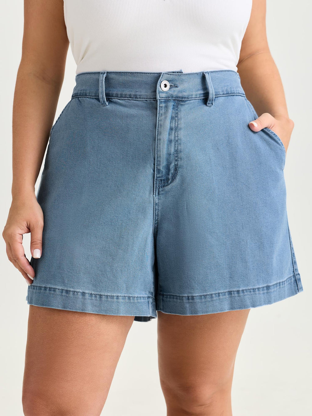 Light Washed Pockets Wide Leg Denim Shorts