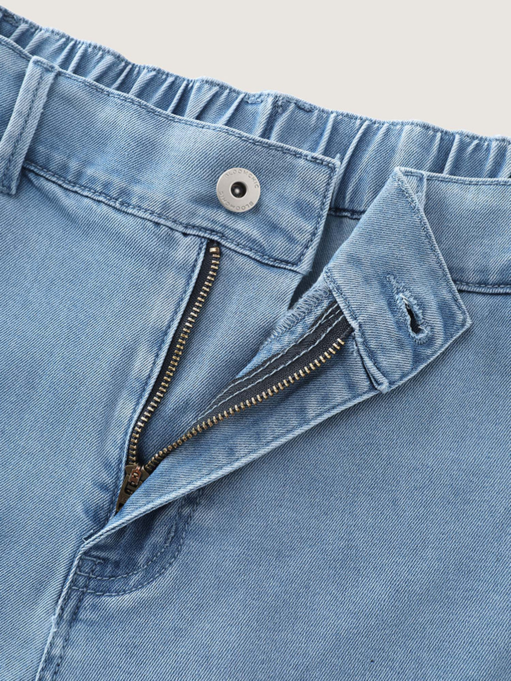 Light Washed Pockets Wide Leg Denim Shorts