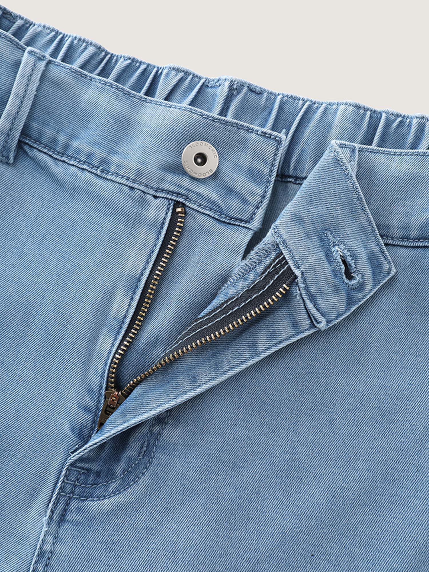 Light Washed Pockets Wide Leg Denim Shorts
