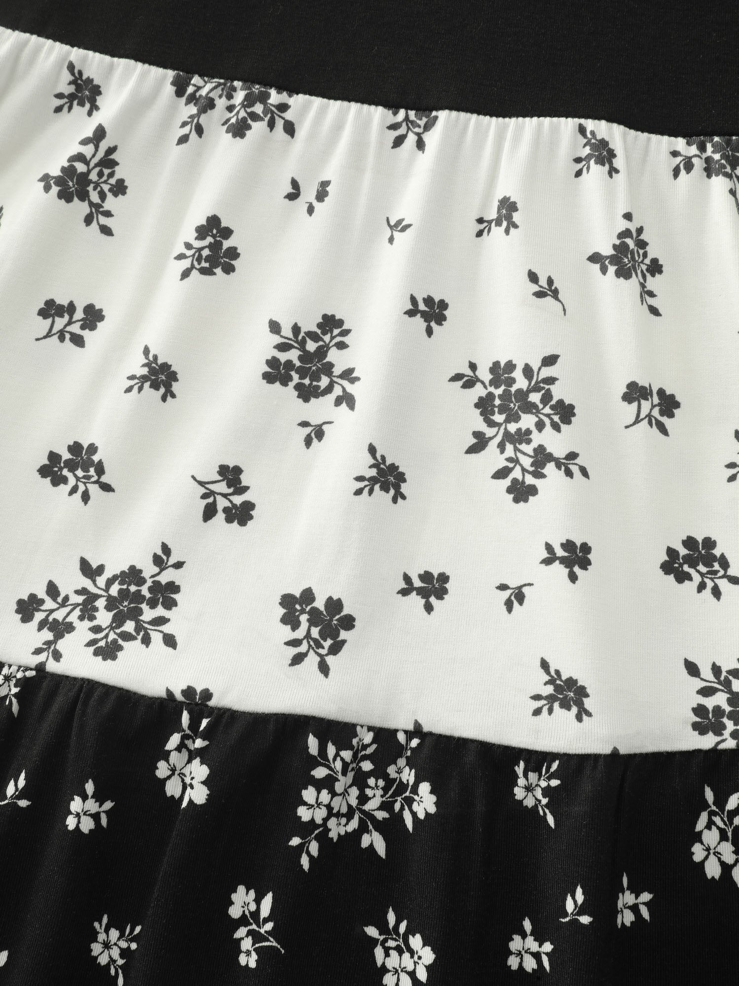 Color Contrast Floral Print Tiered Top