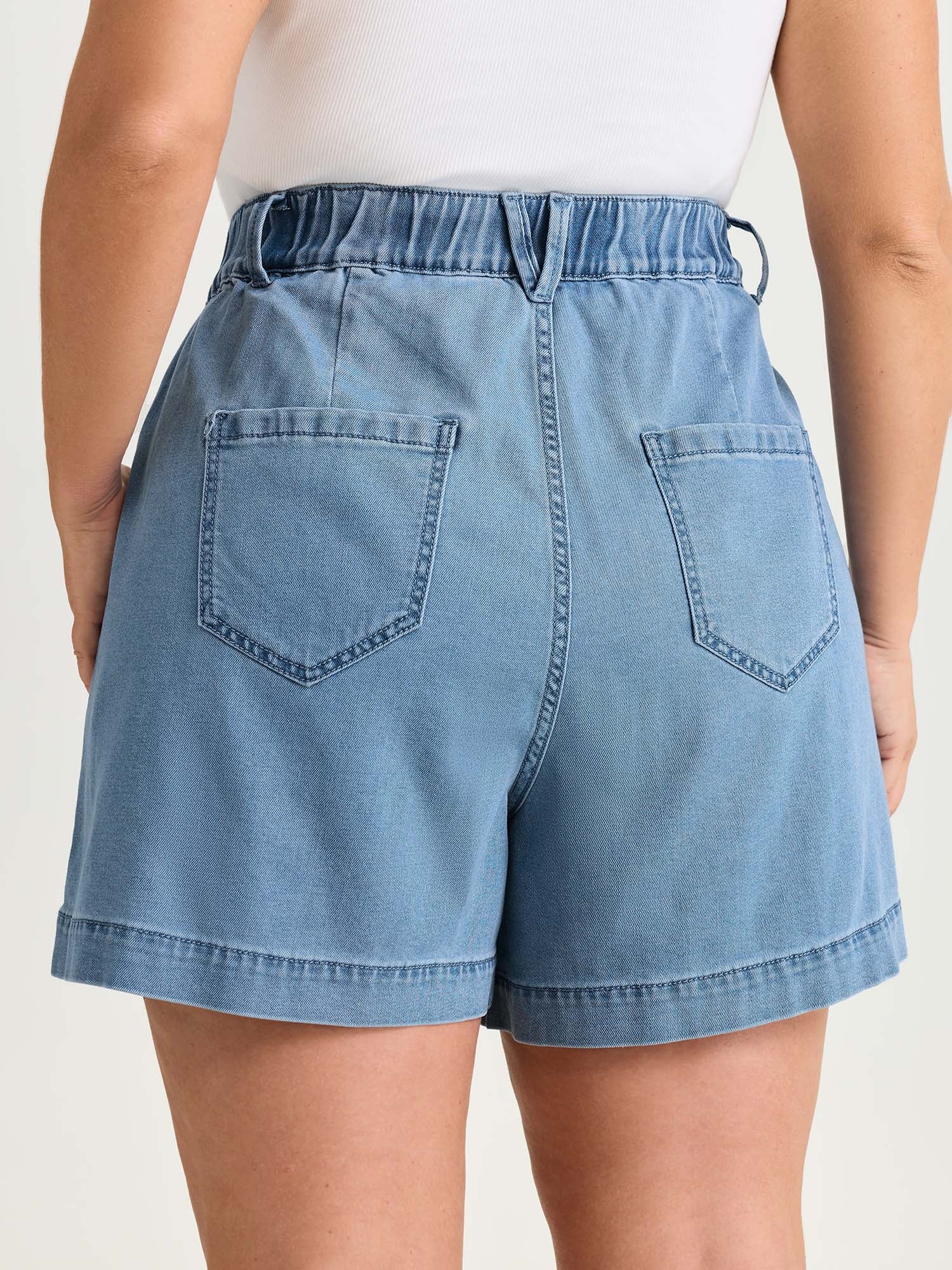 Light Washed Pockets Wide Leg Denim Shorts